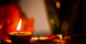 Meditation on a candle flame to calm the mind